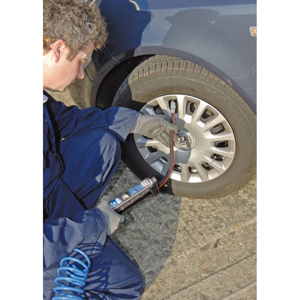 Draper Expert Professional Air Line Inflator with Lock-On Connector
