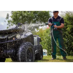 D20 20V Cordless Pressure Washer Kit, 1 x 2.0Ah Battery, 1 x Fast Charger
